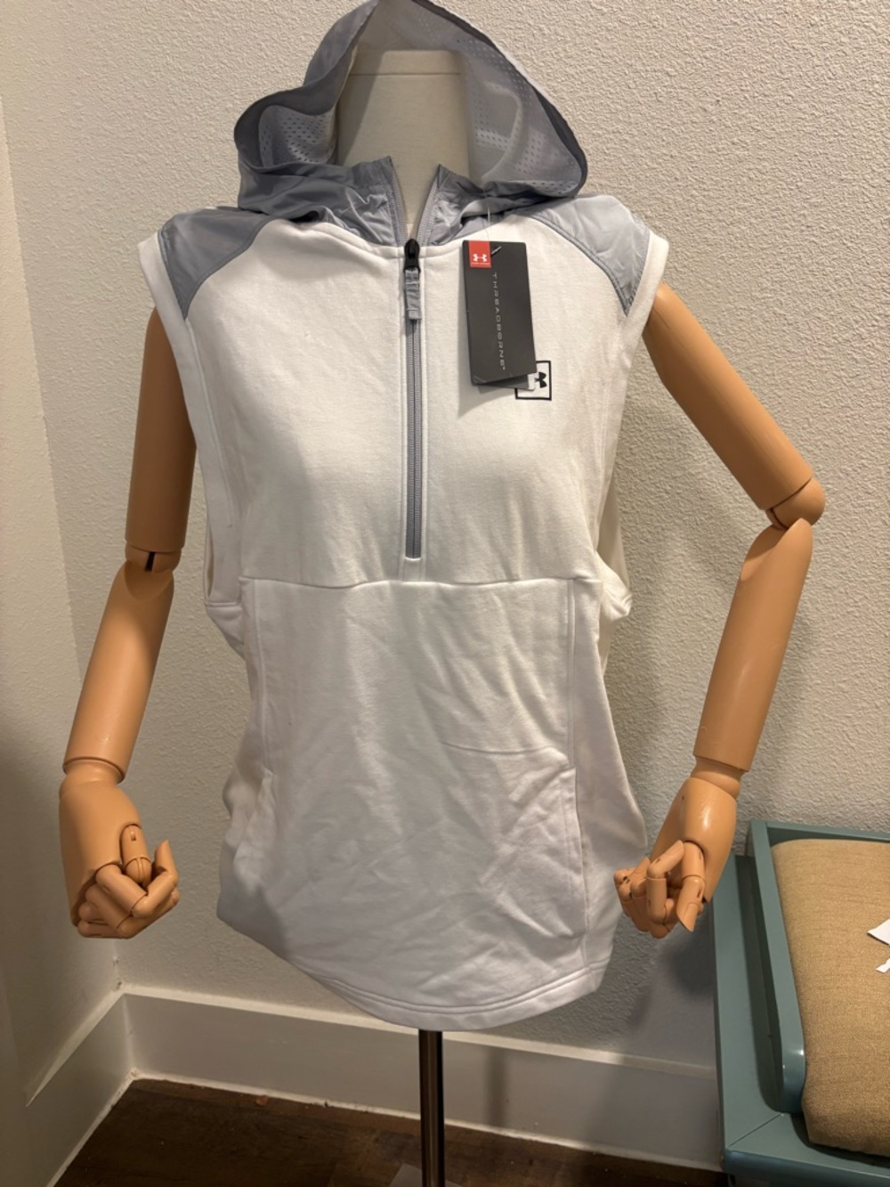 Under Armour White & Gray Sleeveless Hooded Half-Zip Top